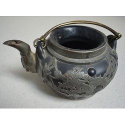 Ceainic Hor Chung Weihaiwei de ceramica cu dragoni China cca 1920