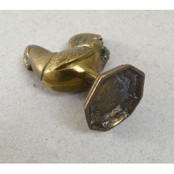 Cocos miniatura alama cca 1900