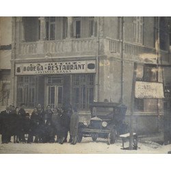 "La Oituz" Bodega Restaurant Constantin Goaga Piatra Neamt fotografie cca 1930