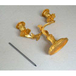 Sfesnic de bronz aurit cu doua brate stil Rococo