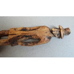 Reprezentare a unui misionar european veche statueta de lemn Africa Centrala sau de Vest