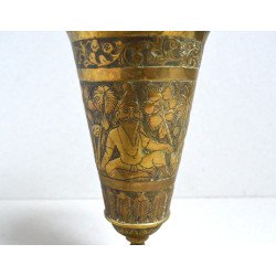 Vas ornamental cu picior indo-persan gravat manual cca 1900-1950