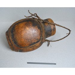 Vas tradițional Masai (Kenya) din lemn și piele