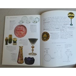 Charlotte Kelley "The Arts and Crafts Sourcebook" Thames & Hudson 2001